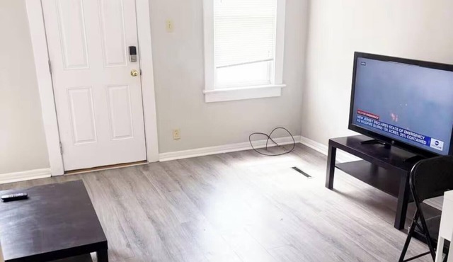 Quiet apt in Creekside, 10 min from downtown Indiana