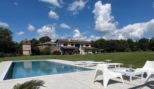 Quiet architect-designed house with swimming pool, spa&trampoline 5ha 30 min Toulouse and Albi