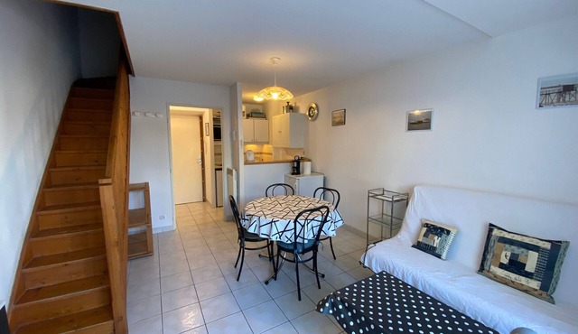 Quiet Area Near Beach – Cosy Duplex with Parking