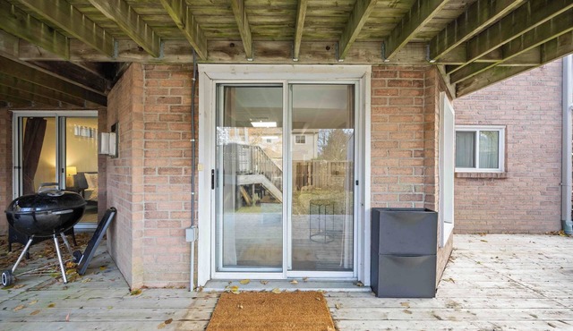 Quiet Aurora Executive Suite - 2BR with Separate Entry