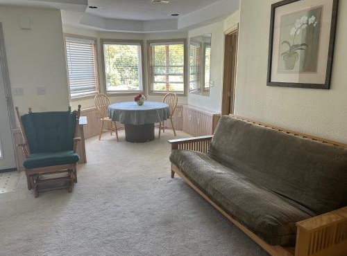 Quiet Back Garden View Apartment