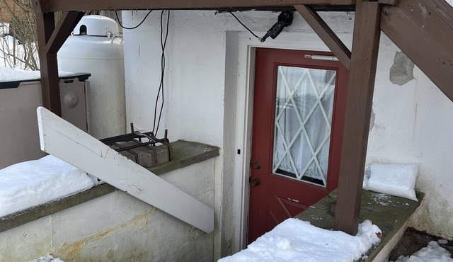 Quiet basement apartment