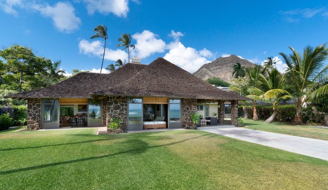 Quiet Beachfront Home at the Base Of Diamond Head
