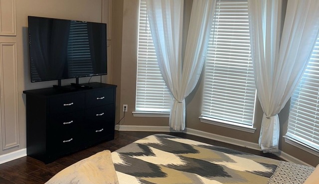 Quiet bedroom in McDonough