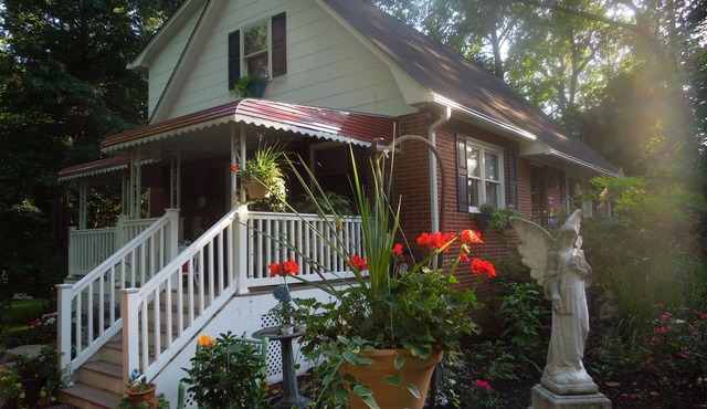 Quiet Bird River Bungalow and Nature Retreat Pet Friendly