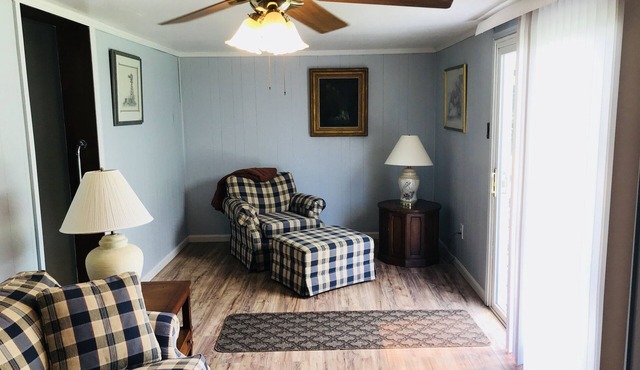 Quiet Blue Ridge Mountain Cottage