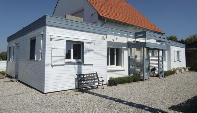 Quiet, Bright Apartment in the Weppes