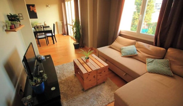 Quiet, bright apartment near Nancy Thermal with balcony