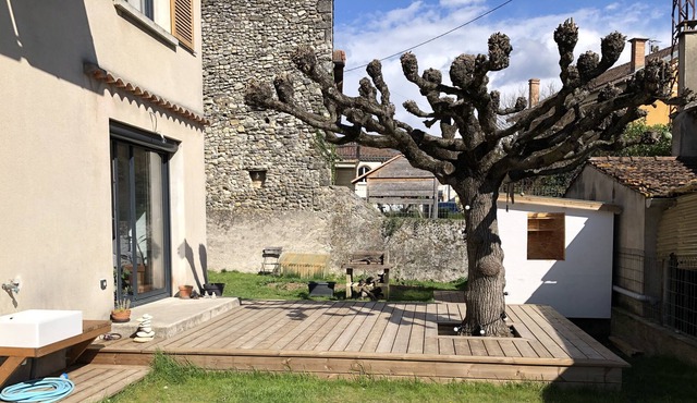 Quiet bright house with garden - 2 bedrooms sleeps 5