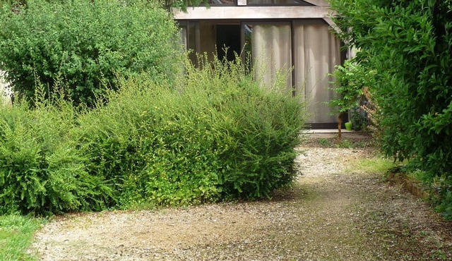 Quiet cottage with large garden of 1400 m2 in the village of St Antonin and WIFI
