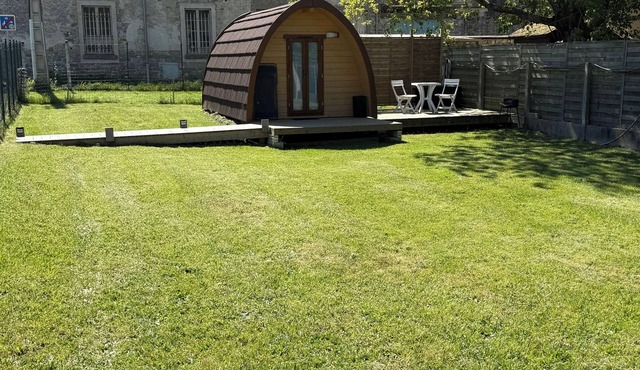 Quiet cabin in the Fontainebleau forest