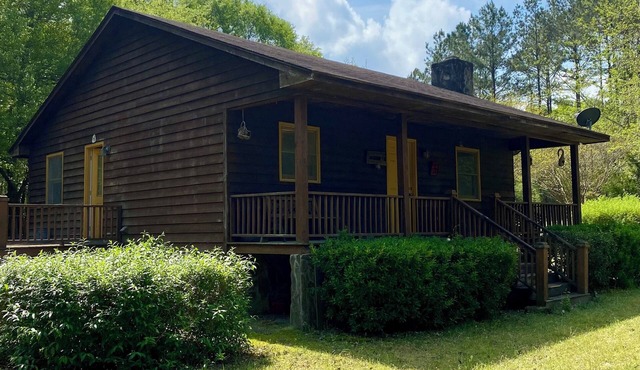 Quiet cabin with 3 fishing ponds on lots of acres. Come enjoy the country life
