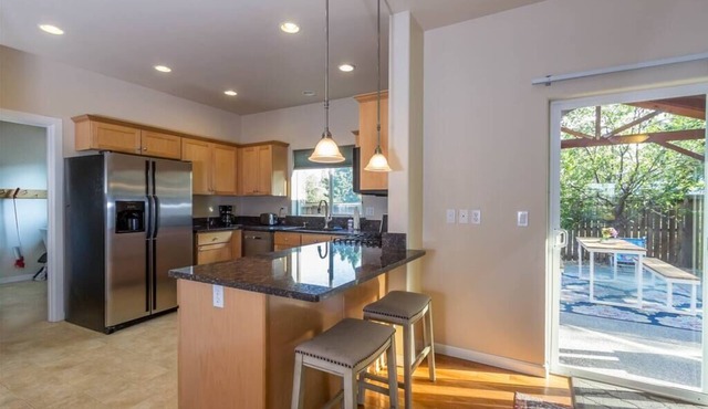 Quiet Canyon Getaway, Off-Season Mid Term Rental