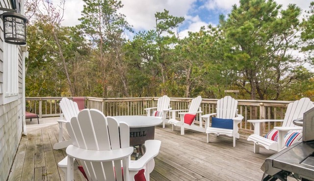 Quiet Cape Cottage—Deck, Firepit & AC
