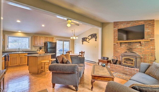 Quiet Catskills Getaway w/Deck & Mtn Views