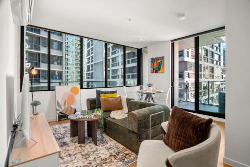 Quiet CBD Escape with Pool, Gym & Balcony