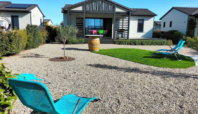 Quiet chalet in a residential leisure park near Marseillan