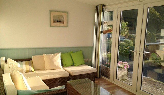 Quiet chalet, near the beach with park view