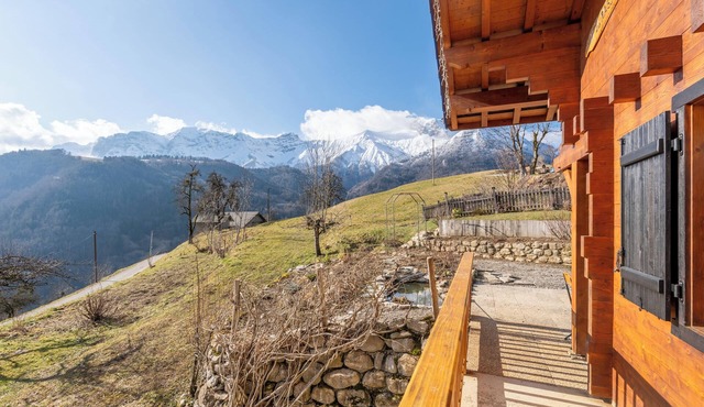 Quiet chalet with mountain views! Ideal for families.
