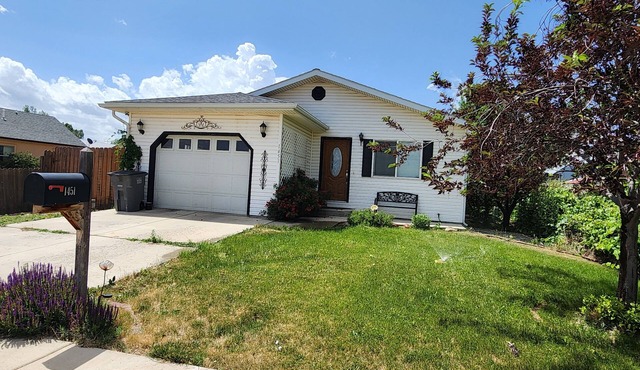 Quiet charming 3-bedroom house in central Cortez with WiFi and central air.