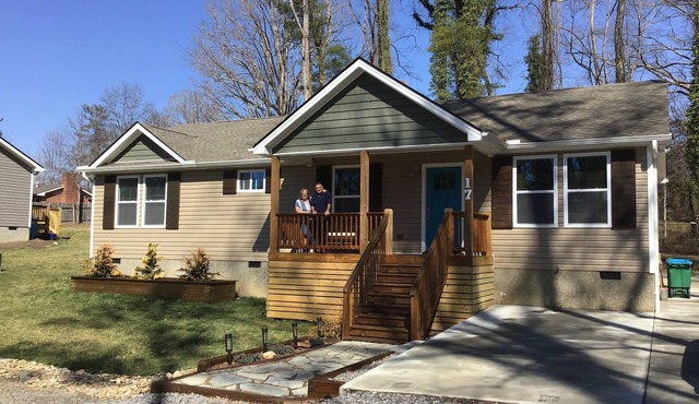 Quiet & Chic 3 BR Cottage w/Private Garden Near Downtown Asheville
