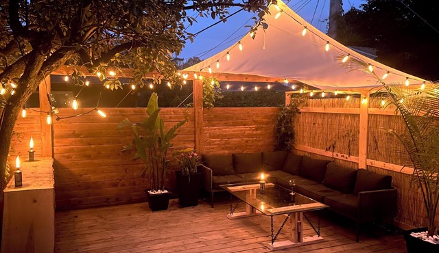 Quiet City Retreat. Pets welcome, driveway parking!