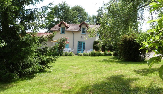 Quiet country house near Limoges - ideal for 6/7 people