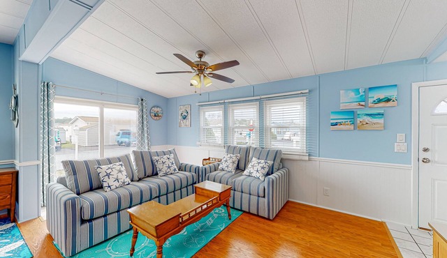 Quiet coastal home with patio & pool, close to Assateague & Ocean City