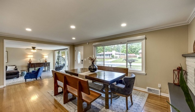 Quiet Comfort: 5 BR & 2.5 BA, 6 TVs, Pet Friendly