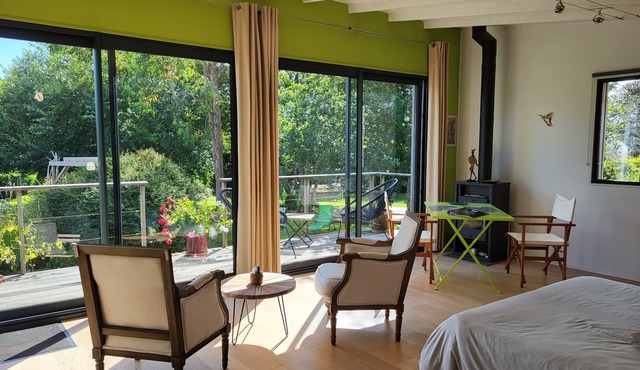 Quiet, comfortable gîte with shower-hammam in the heart of a magical garden