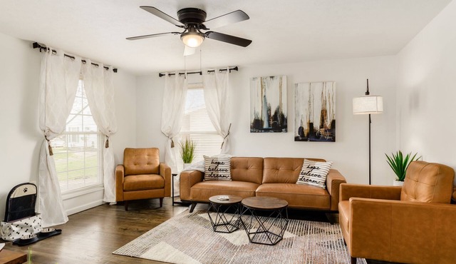 Quiet Comfy 3Bd/2B Home w/Hot Tub, Deck & Fire Pit