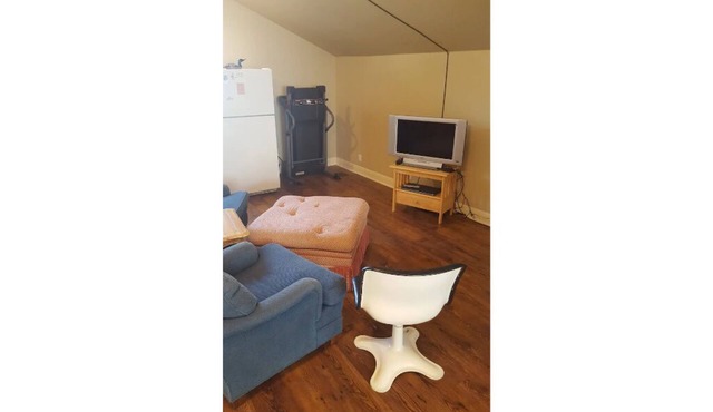 Quiet, Comfy Garage Apartment