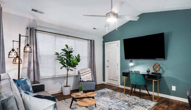 Quiet Community | Top Floor | Fast WiFi