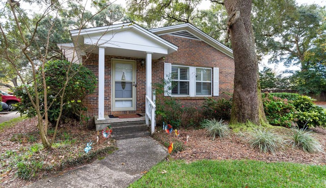 Quiet Condo ~ 10 Mi to Dtwn Pensacola