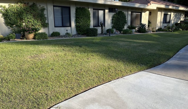 Quiet corner unit in park-like community