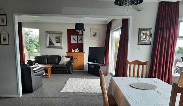 Quiet, cosy comfortable home