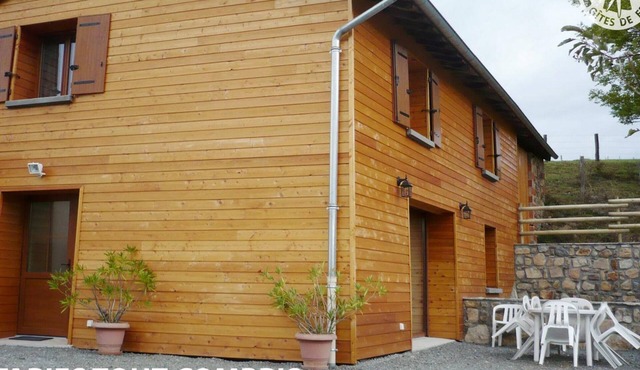 Quiet cottage, pets welcome, sheets and cleaning included