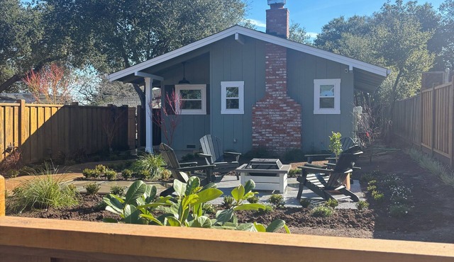 Quiet Cottage Home in Los Altos