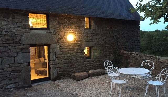 Quiet cottage in an entire peaceful landscape.