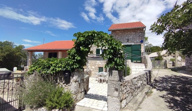 Quiet cottage in old village near the sea