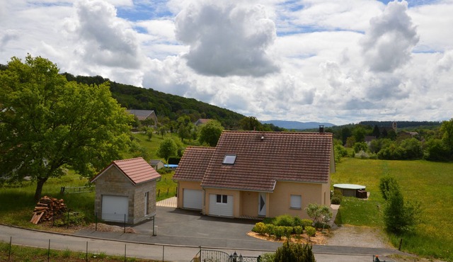 Quiet cottage in the Franche-Comté countryside
