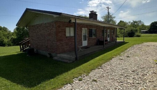 Quiet Cottage located in the heart of Burr Oak State Park - #4