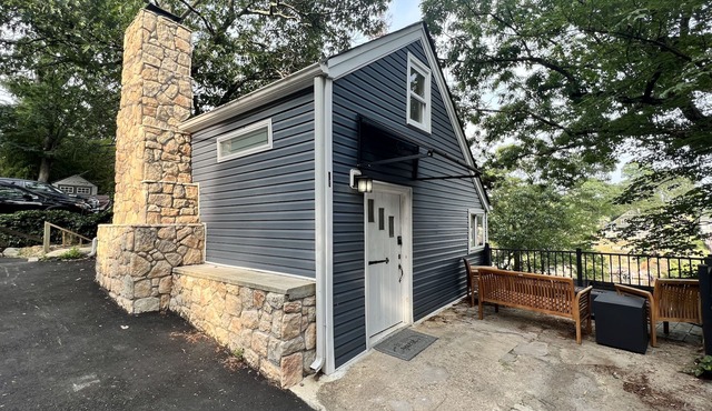 Quiet Cottage Loft w/Lake Views, Fire-pit, & Patio Pet. Pet Friendly!