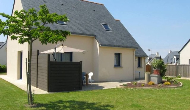 Quiet cottage near beach and shops in Le Croisic with garden, Wi-Fi, 4 bedrooms