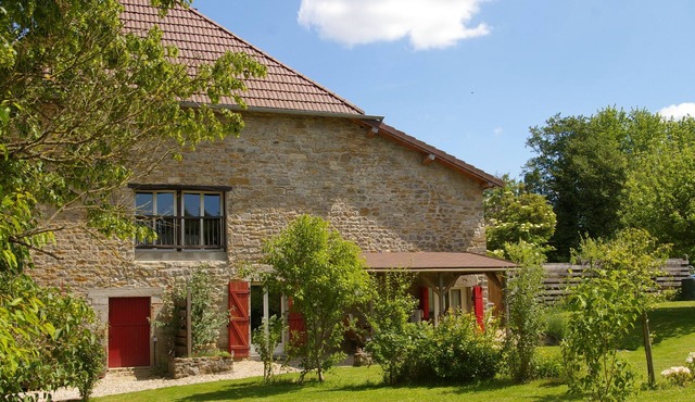 quiet cottage, near Poligny and Arbois, vineyards, lakes, waterfalls, hiking