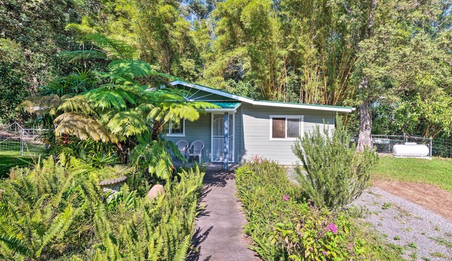 Quiet Cottage on Picturesque Honoka'a Orchard