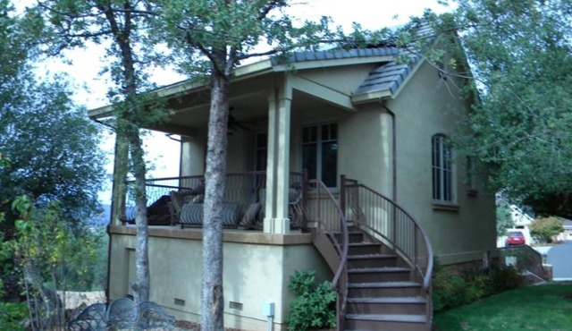 Quiet Cottage On The Golf Course