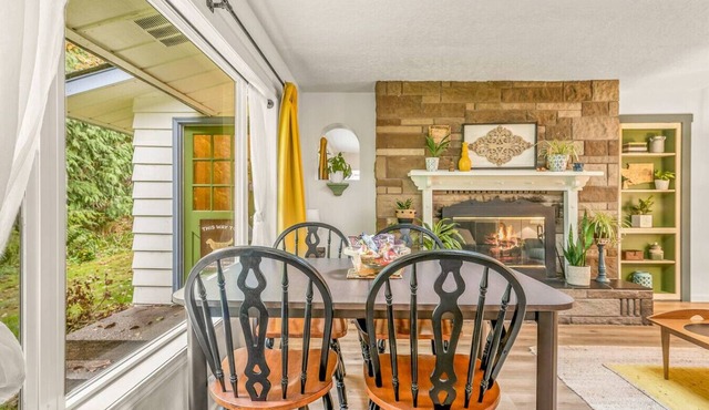 Quiet Cottage w/Nature Views BBQ & Sauna