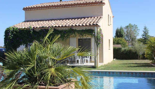 Quiet country house close to everything with air conditioning and 10 x 5 pool