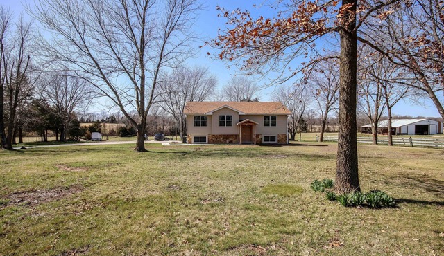 Quiet Country 3 Bedroom Escape in Jonesburg MO